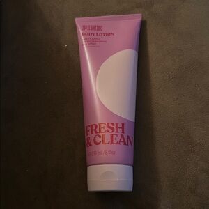 PINK Fresh & Clean Body Lotion